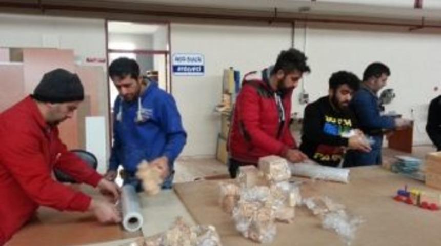 Be&uuml;&rsquo;de &Uuml;retilen İlk Oyuncaklar Miniklerle Buluşuyor