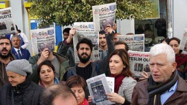 Edirne’De Chp'li Gençlerden Cumhuriyet Gazetesi Protestosu