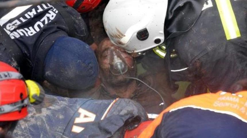 Toprak Altında Kalan Iş&ccedil;i 45 Dakikada Kurtarıldı