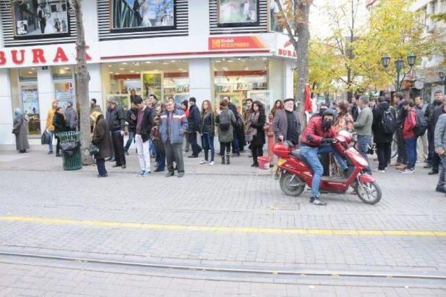 Eskişehir'de Üzerinde Paket Bulunan Bisiklet Korkuttu