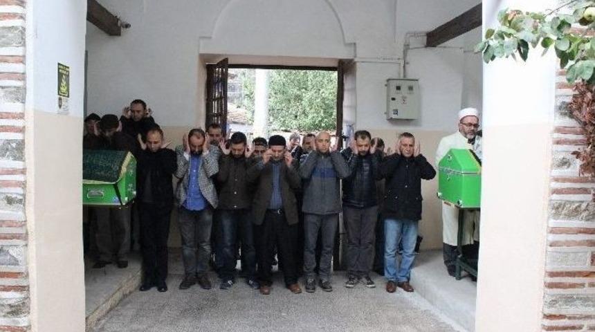 Doğalgaz Sobasından Sızan Gazdan Zehirlenen &Ccedil;ift Toprağa Verildi