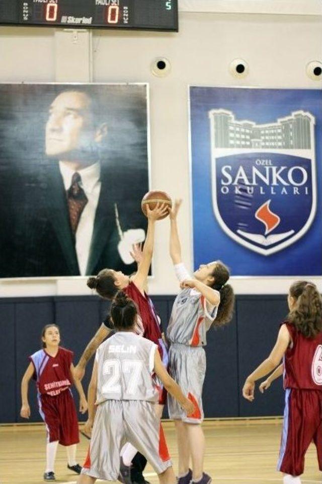 15 Temmuz Demokrasi Şehitlerini Anma Basketbol Turnuvası