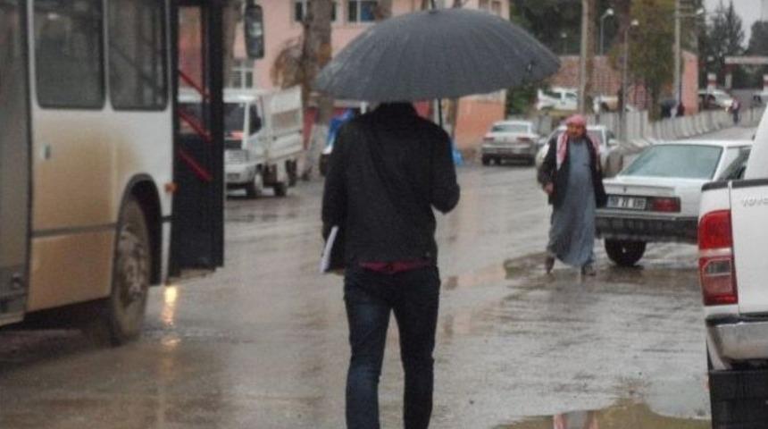 Ceylanpınar&rsquo;da Sağanak Yağış Etkili Oldu