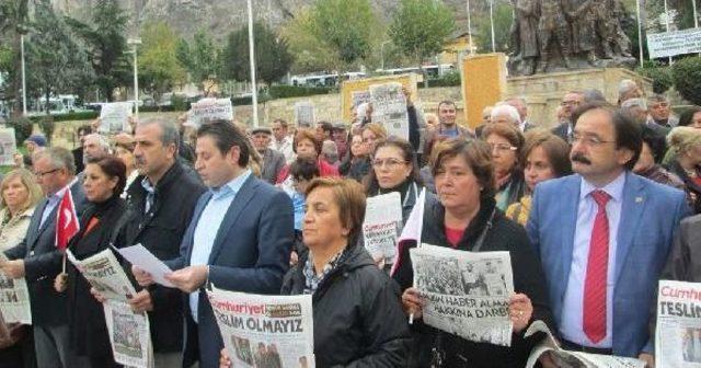 Amasya’Da Chp’Den Sessiz Gazete Okuma Eylemi