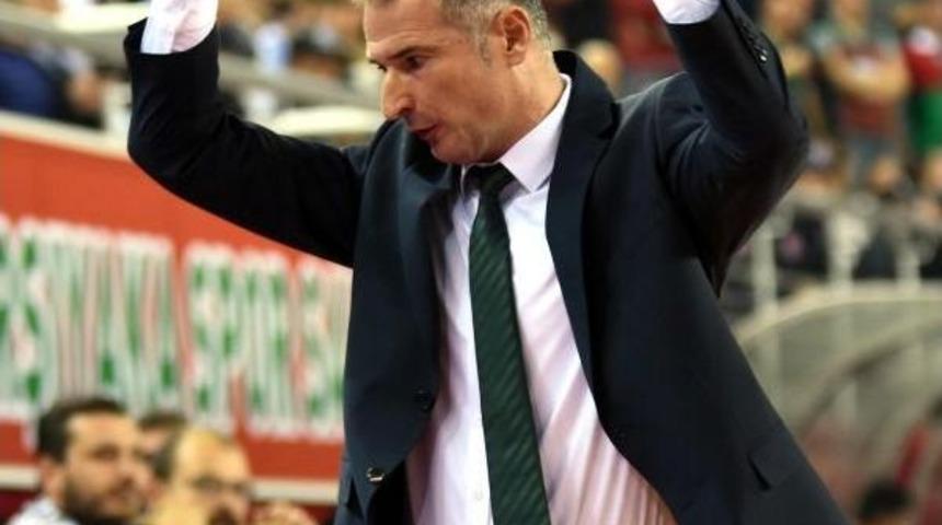 Pınar Karşıyaka Y&uuml;zler G&uuml;l&uuml;yor