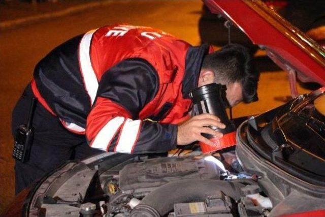 Araçların Motor Bölümüne Giren Kedi Itfaiyecilere Zor Anlar Yaşattı