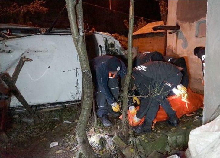 Kastamonu’da Otomobil Evin Bahçesine Uçtu: 2 Ölü, 4 Yaralı G1