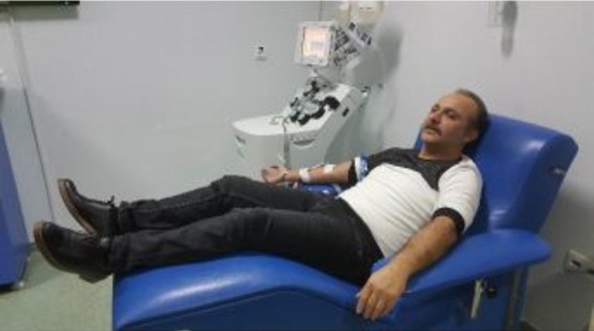 Annesinin Tedavisini Bırakıp Başka Hastanın Yardımına Koştu