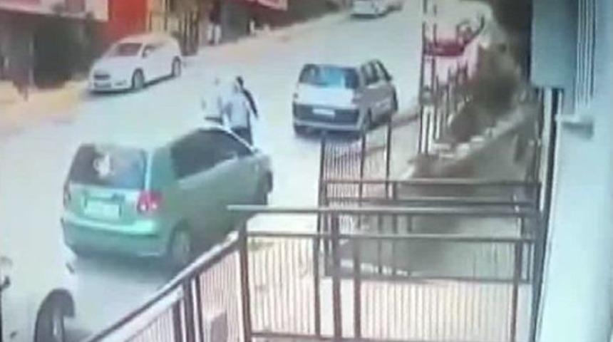 Ey&uuml;p&rsquo;te Kontrolden &Ccedil;ıkan Kep&ccedil;e Caddeyi Savaş Alanına &Ccedil;evirdi