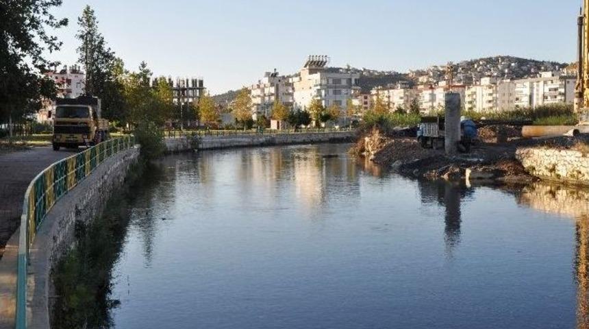 Finike&rsquo;ye İki K&ouml;pr&uuml; Yapılıyor