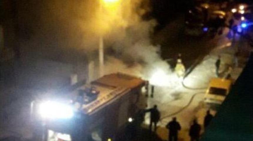 Park Ettiği Otomobili Bir Anda Alevler Içinde Kaldı