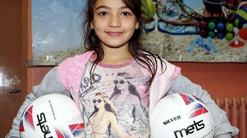 Samsun&rsquo;da 55 K&ouml;y Okuluna Spor Malzemesi