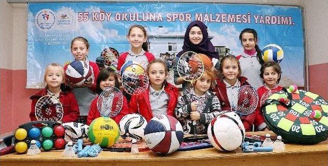 Samsun’da 55 Köy Okuluna Spor Malzemesi