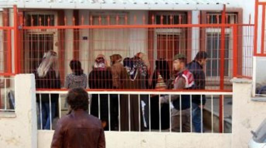 Fet&ouml;&rsquo;n&uuml;n &rsquo;kadın Yapılanmasına&rsquo; Operasyonda 3 Kişi Tutuklandı