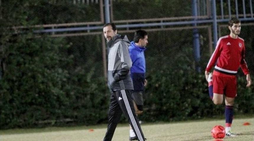 (&ouml;zel Haber) Yusuf Şimşek: "oyuncularımız İlk Ma&ccedil;ımızda Bizi Mahcup Etmedi"