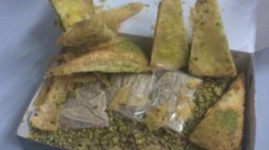 Baklavanın İ&ccedil;inden Eroin &Ccedil;ıktı