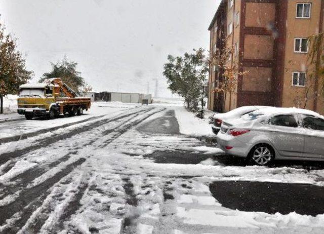 Bitlis’Te Mevsimin Ilk Karı Yağdı