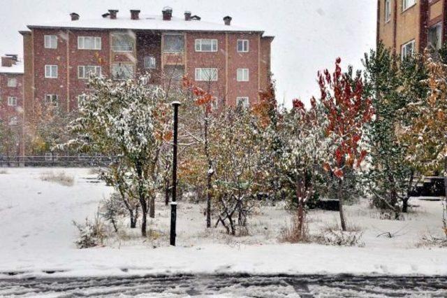 Bitlis’Te Mevsimin Ilk Karı Yağdı