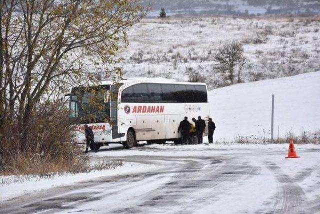 Ilgar Geçidi'nde Kar Ulaşımı Aksattı