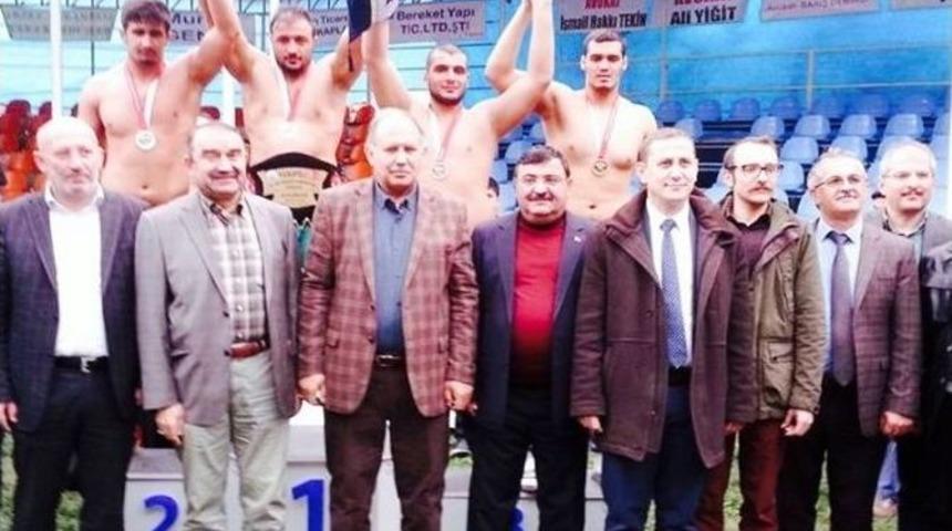 Karabucak G&uuml;reşleri M&uuml;sabakaların Da Altın Kemerin Sahibi Ar&uuml; Oldu