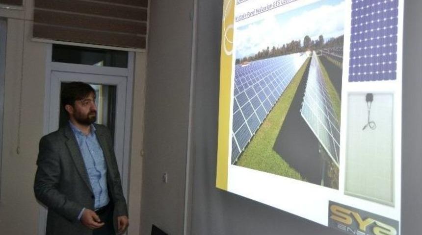 Kulu&rsquo;da G&uuml;neş Enerjisi Panelleri İle Enerji Elde Etme Konferansı Yapıldı.