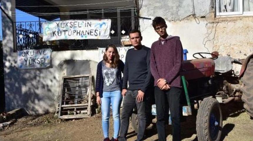 Lise &Ouml;ğrencisi, Evlerinin Ahırını K&uuml;t&uuml;phaneye &Ccedil;evirdi