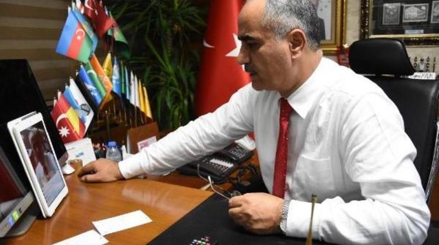 Sivas Belediye Başkanı Facebook'tan Canlı Yayında Soruları Cevapladı