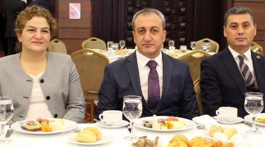 Mhp Ankara İl Başkanı &Ccedil;etinkaya Gazetecilerle Bir Araya Geldi