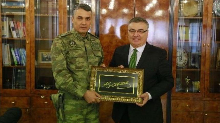 Kesimoğlu&rsquo;ndan Albay Barut&rsquo;ta Atat&uuml;rk İmzalı Tablo