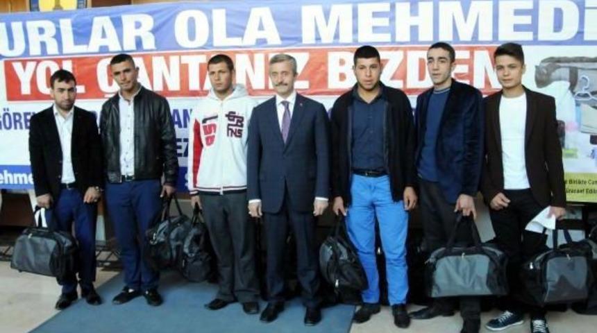 Gaziantep'te, Asker Adaylarına Seyahat &Ccedil;antası Hediyesi