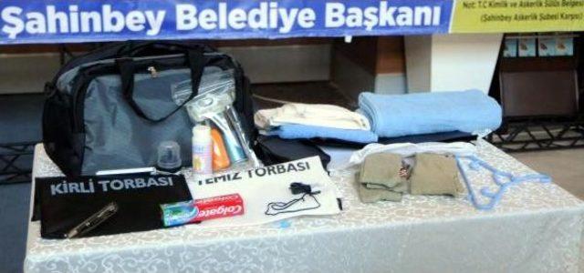 Gaziantep'te, Asker Adaylarına Seyahat Çantası Hediyesi