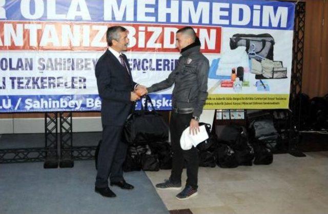 Gaziantep'te, Asker Adaylarına Seyahat Çantası Hediyesi