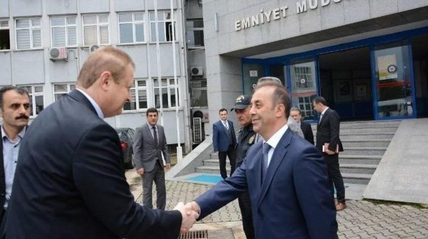 Vali Yavuz, Yeni Emniyet M&uuml;d&uuml;r&uuml; Arıkan&rsquo;ı Makamında Ziyaret Ederek İlk Asayiş Toplantısını Yaptı