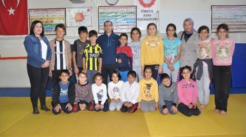 Miniklerin Sarı Kuşak Heyecanı
