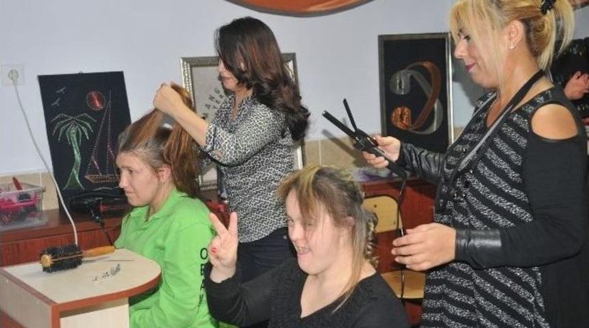 G&uuml;zellikte Engel Yok