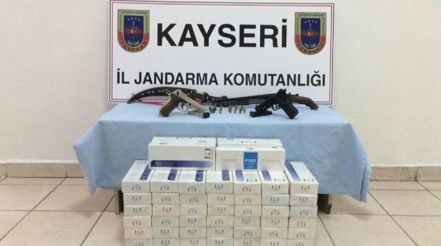 Jandarma&rsquo;dan Ka&ccedil;ak Sigara Ve Silah Operasyonu