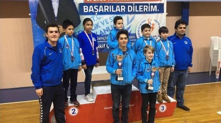 B&uuml;y&uuml;kşehirli Satran&ccedil;cılar, Sakarya&rsquo;da Yarıştı