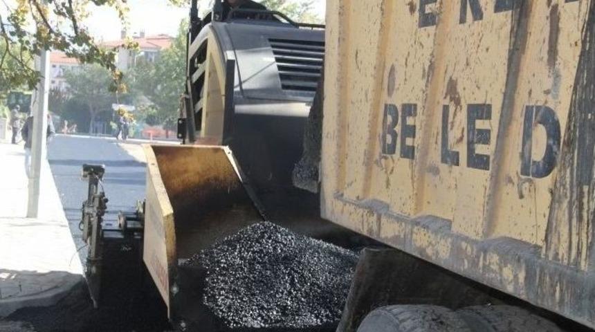 Yol Ve Kaldırım Çalışmaları Devam Ediyor