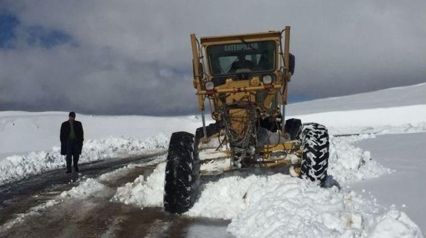 Muş&rsquo;ta Karla M&uuml;cadele &Ccedil;alışması