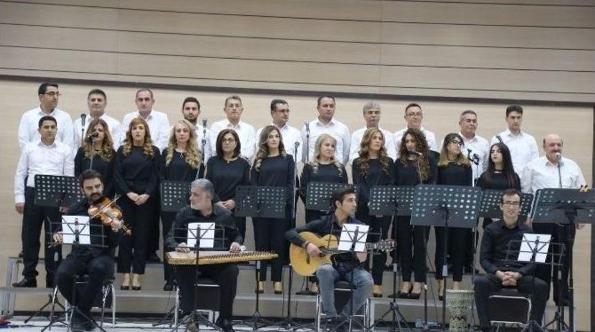 T&uuml;rk Sanat M&uuml;ziği Korosu G&ouml;z Doldurdu