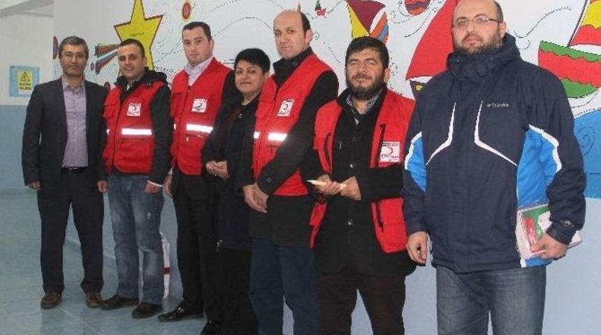 T&uuml;rk Kızılayı Bozkurt Şubesi &Ouml;ğrencilere Kalem Dağıttı