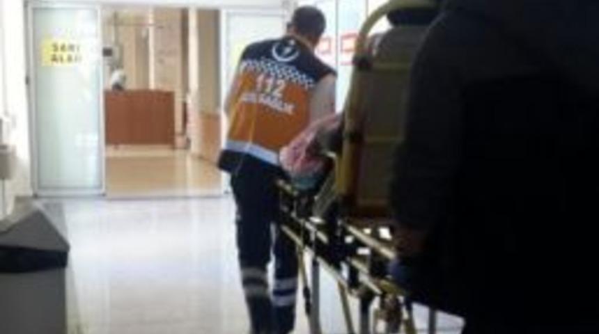 Ceviz Kıran Kadının Kafasına Taş D&uuml;şt&uuml;