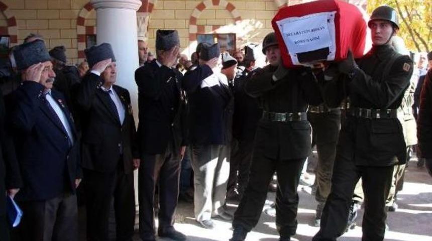 Kore Gazisi Askeri T&ouml;renle Toprağa Verildi