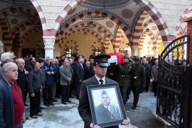 Kore Gazisi Askeri Törenle Toprağa Verildi