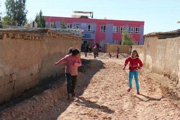 Öğrencilerin Ayağına Artık Çamur Bulaşmayacak G2