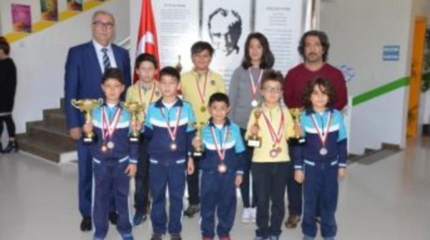 Başak Koleji &Ouml;ğrencileri Satran&ccedil; Turnuvasına Damga Vurdu