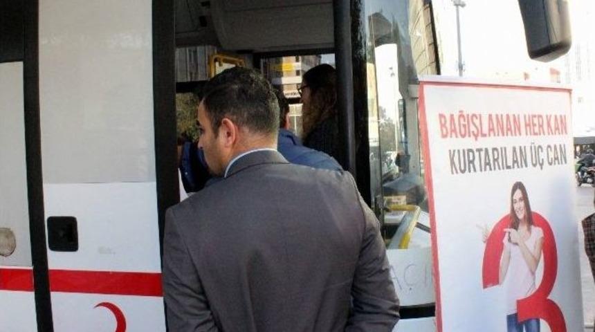 Ak Partililer Kan Bağışladı