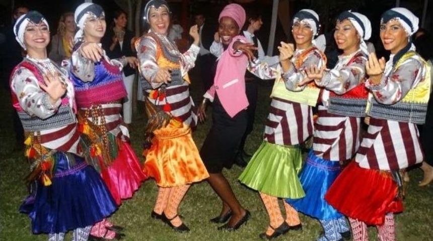 Ga&uuml;n Halk Oyunları Topluluğu Kenya&rsquo;da