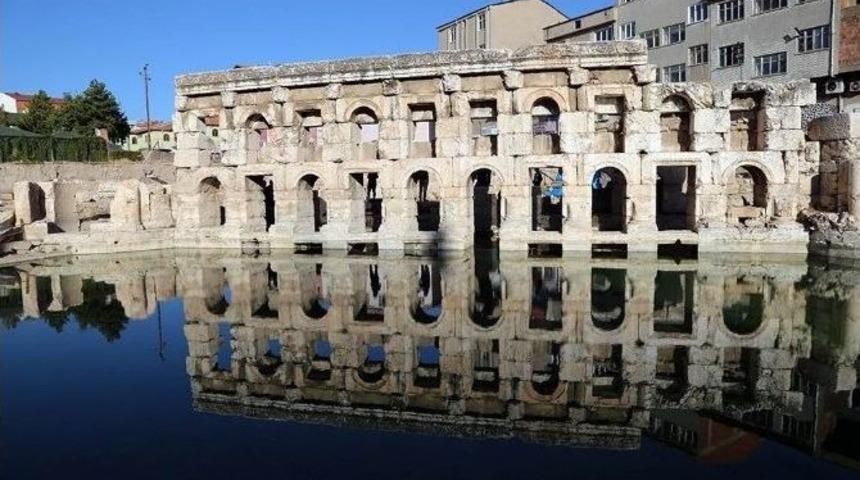 Tarihi Roma Hamamı Unesco D&uuml;nya Mirası Ge&ccedil;ici Listesine Alınması İ&ccedil;in &Ccedil;alışma Başlatıldı