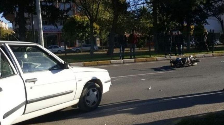Otomobil İle Motosiklet &Ccedil;arpıştı: 1 Yaralı